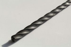 kruchennyy-stalnoy-kvadrat